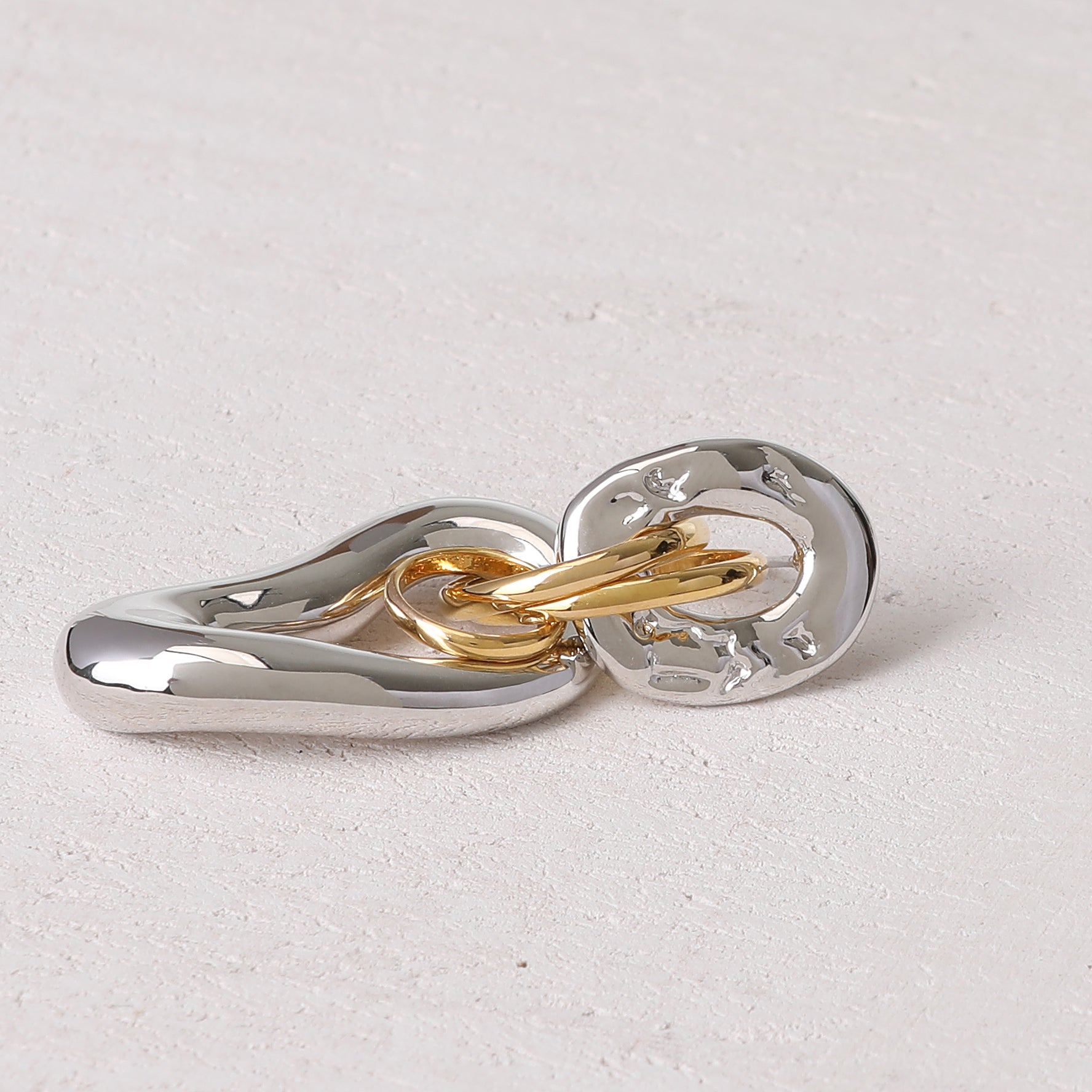 OYSTER CHAIN EARRING SILVER